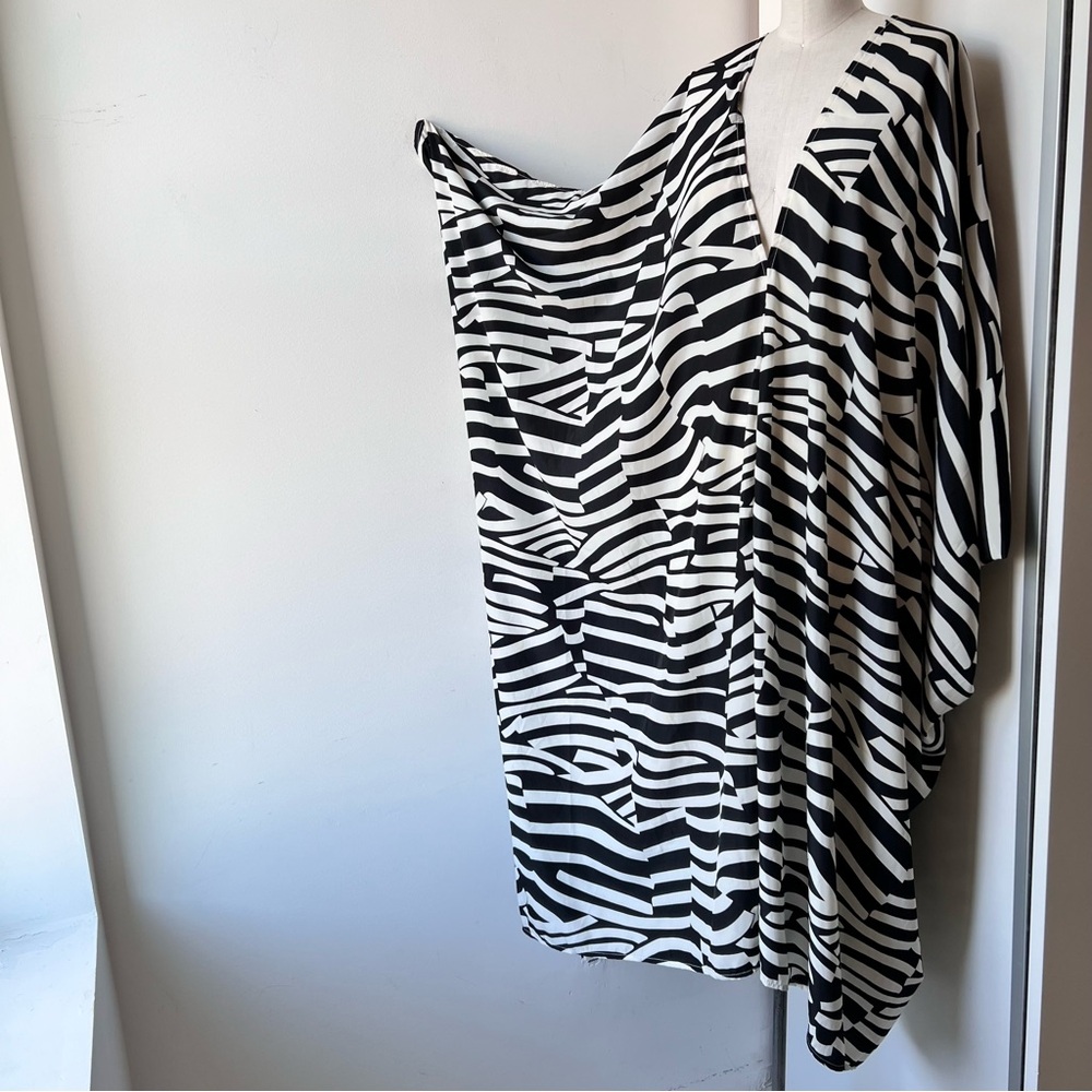 Zebra Like Tunic Size 3x Or One Size - image 2